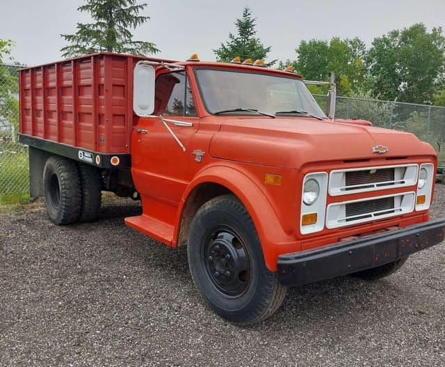 Image of Chevrolet 40 equipment image 1