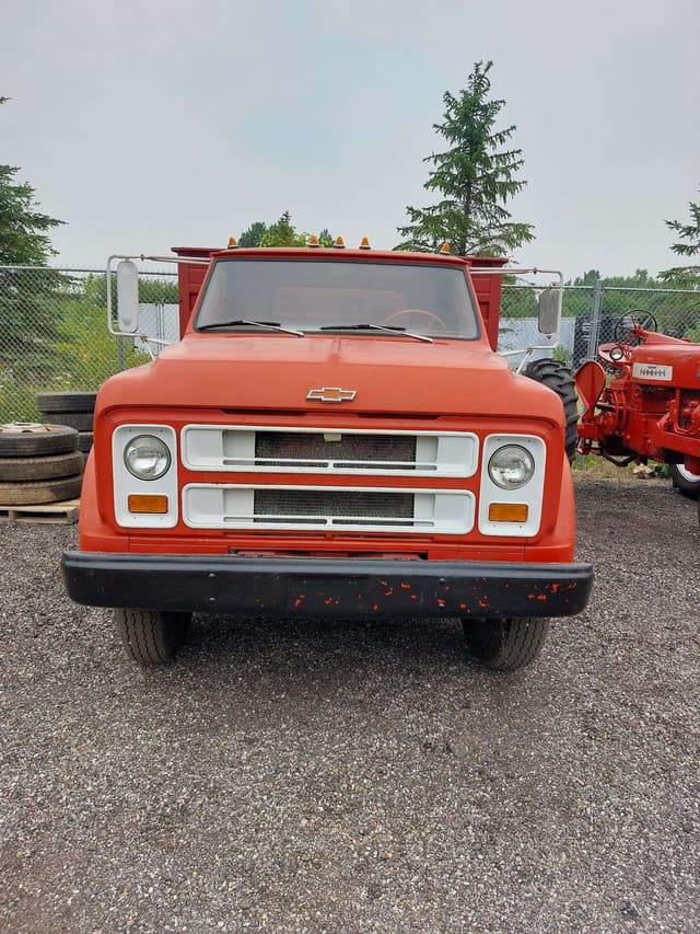 Image of Chevrolet 40 equipment image 2