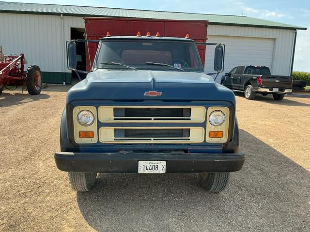 Image of Chevrolet 60 equipment image 1