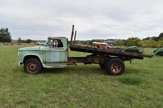 Image of Dodge 500 equipment image 2