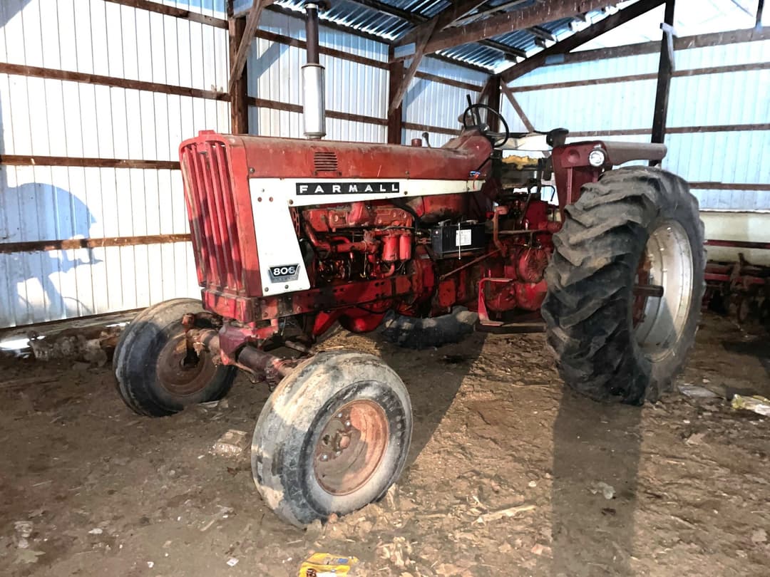 Image of Farmall 806 Primary image