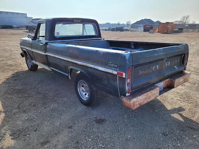 Image of Ford F-100 equipment image 3