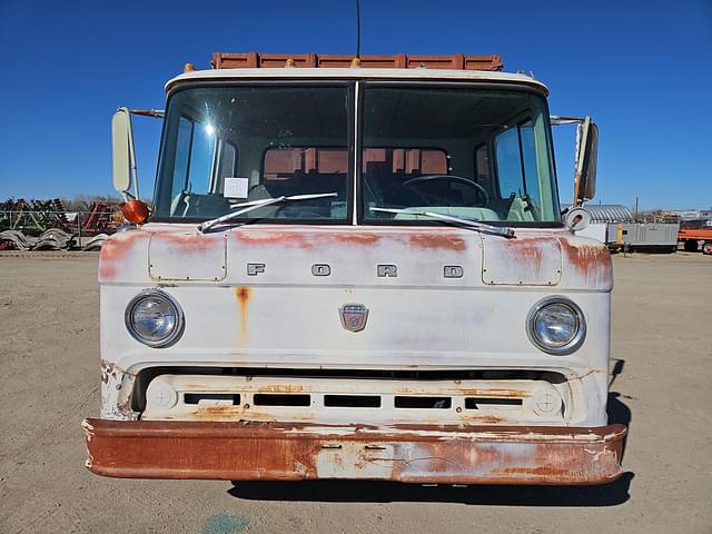 Image of Ford F-600 equipment image 1