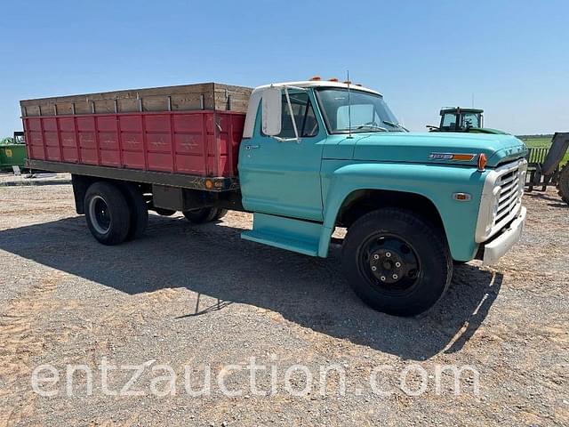 Image of Ford 600 equipment image 2