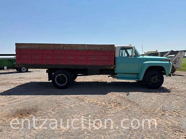 Image of Ford 600 equipment image 3