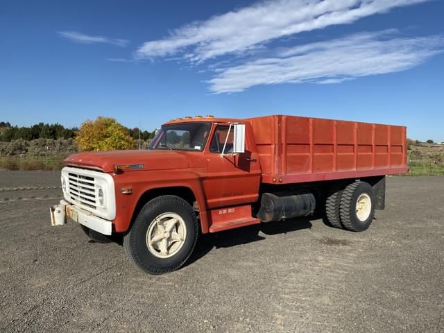 Image of Ford F-750 equipment image 1