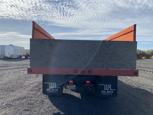 Image of Ford F-750 equipment image 4