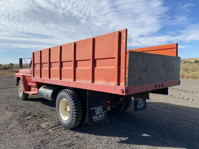 Image of Ford F-750 equipment image 3