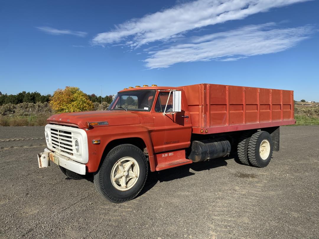 Image of Ford F-750 Primary image