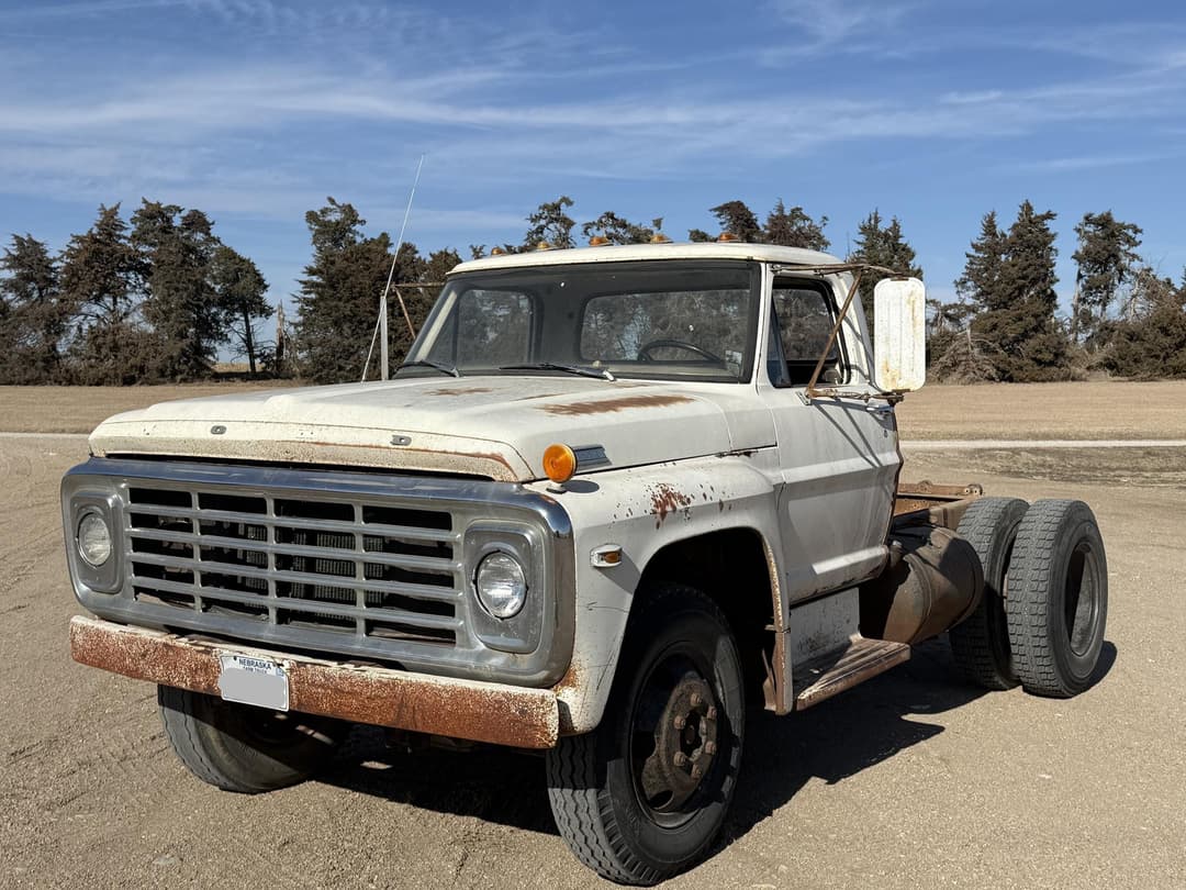 Image of Ford F-600 Primary image