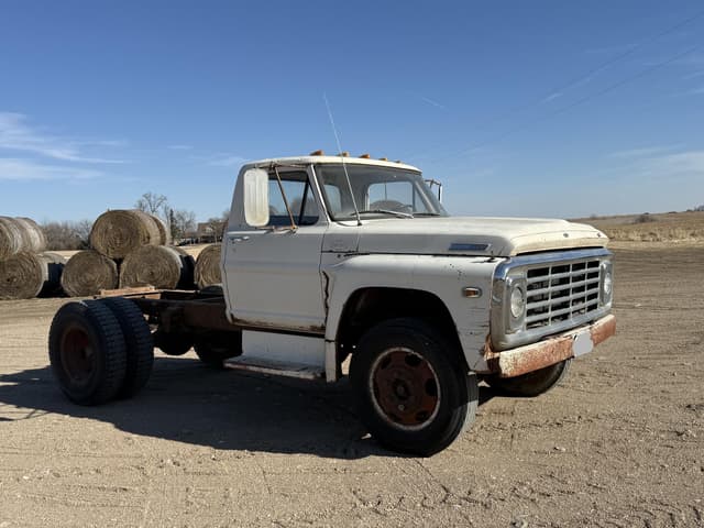 Image of Ford F-600 equipment image 4
