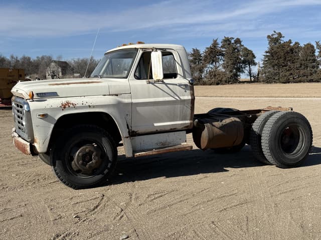 Image of Ford F-600 equipment image 1