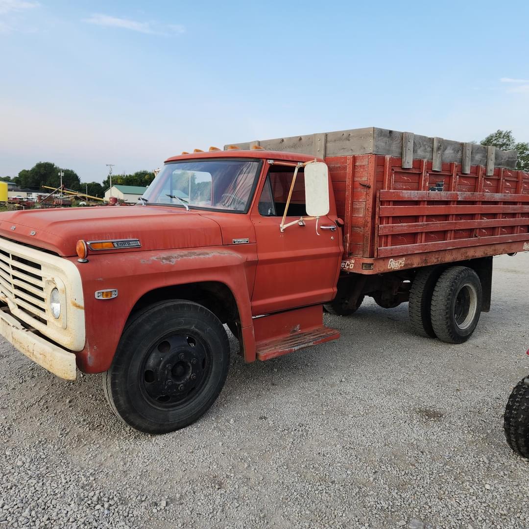 Image of Ford F600 Primary image