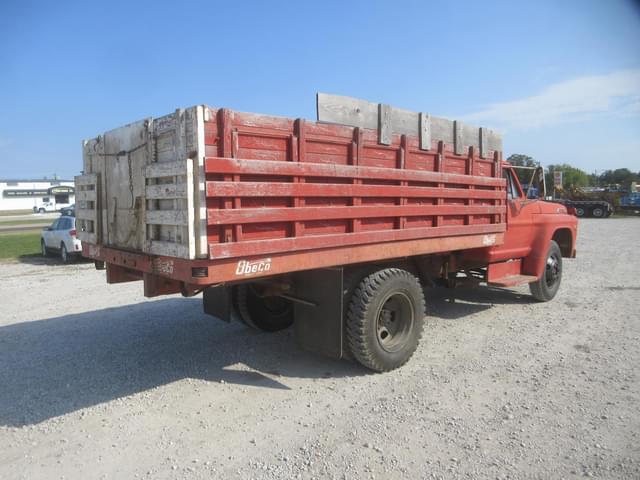 Image of Ford F600 equipment image 3