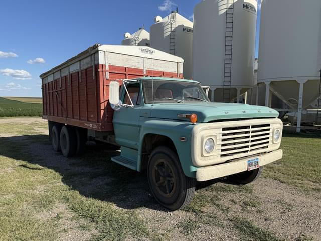 Image of Ford F600 equipment image 2