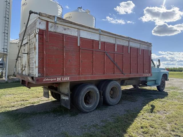 Image of Ford F600 equipment image 4