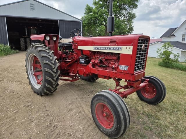 Image of International Harvester 656 equipment image 2