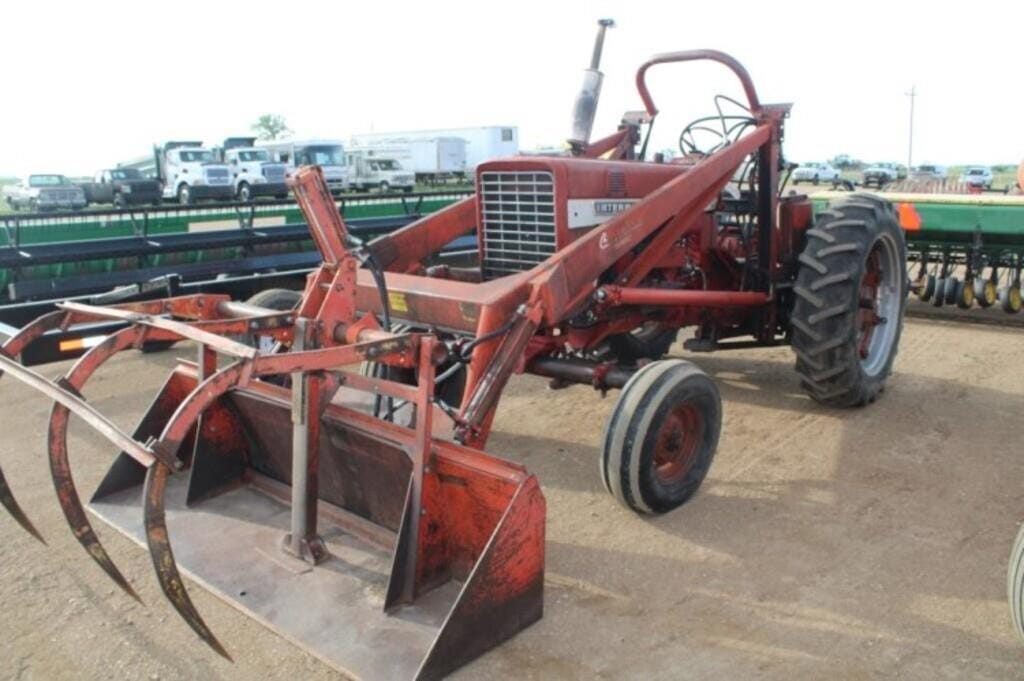 Main image International Harvester 656