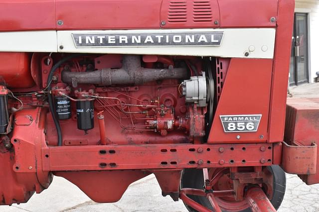 Image of International Harvester 856 equipment image 3