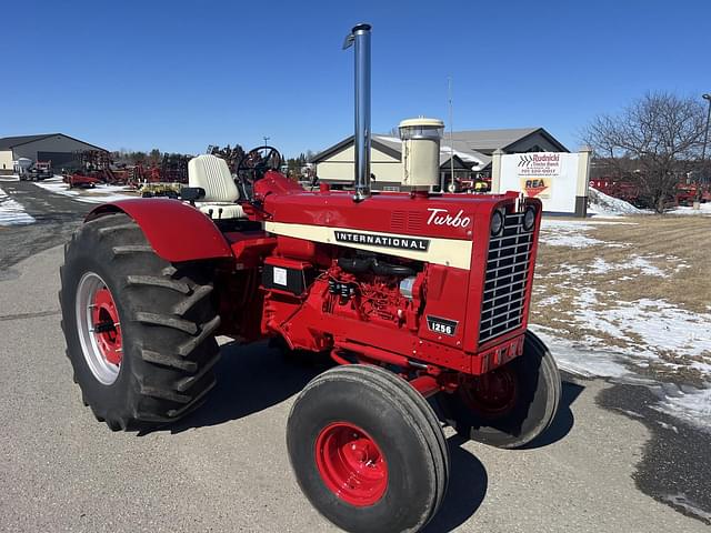 Image of International Harvester 1256 equipment image 4