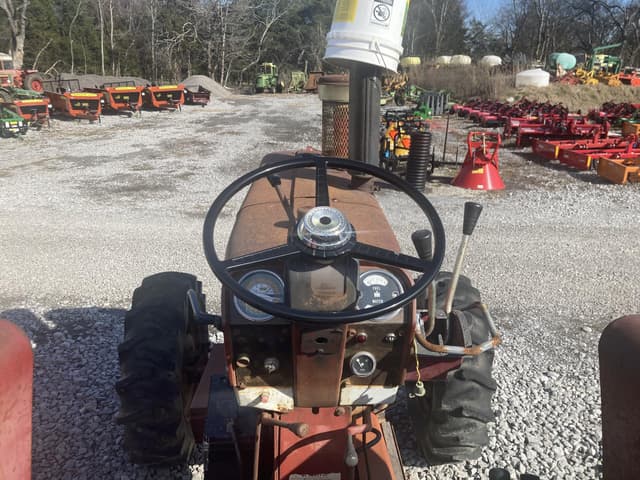 Image of International Harvester 1256 equipment image 4