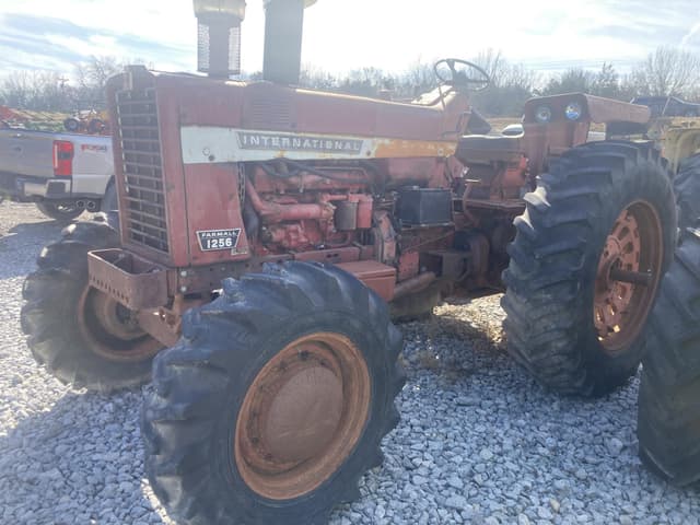 Image of International Harvester 1256 equipment image 1