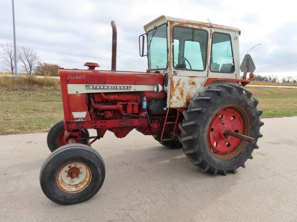 Main image International Harvester 1256