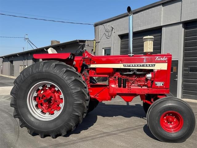 Image of International Harvester 1256 equipment image 3