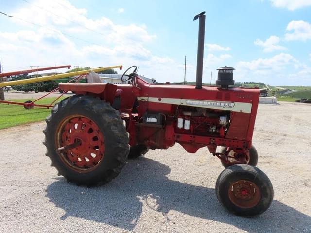 Image of International Harvester 1256 equipment image 4
