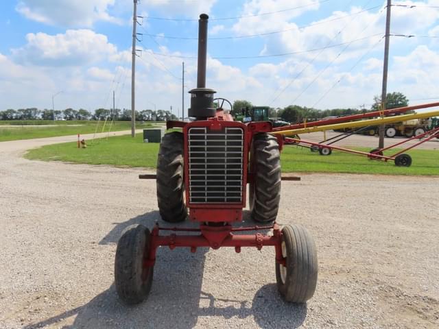 Image of International Harvester 1256 equipment image 2