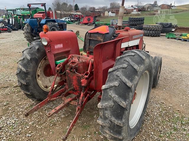 Image of International Harvester 444 equipment image 3