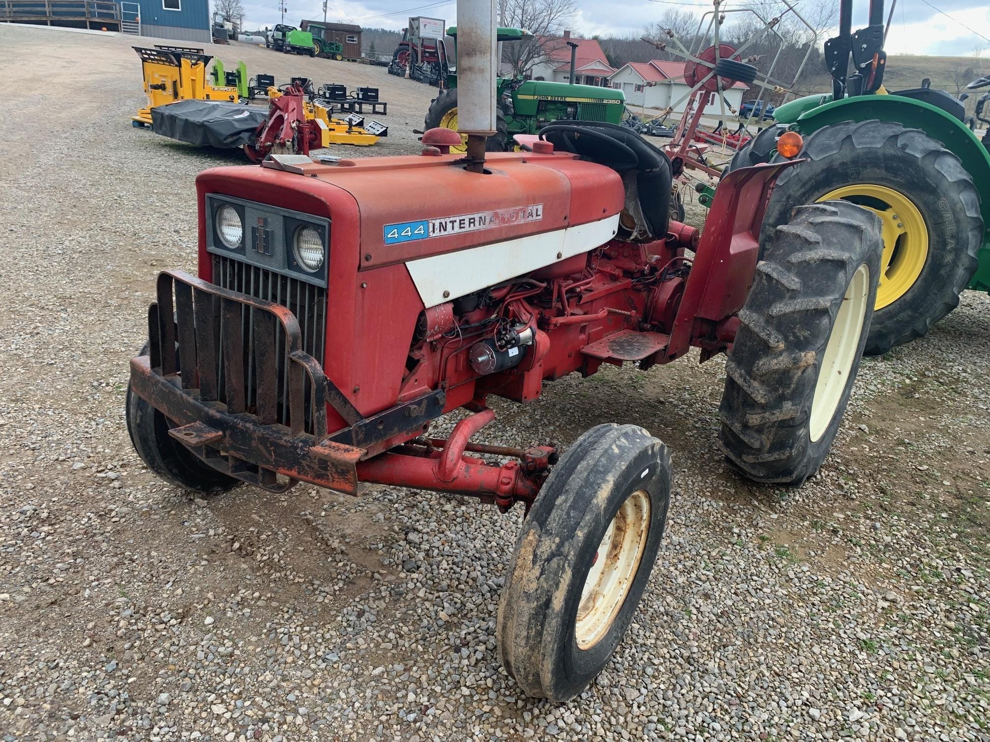 1968 International Harvester 444 Equipment Image0