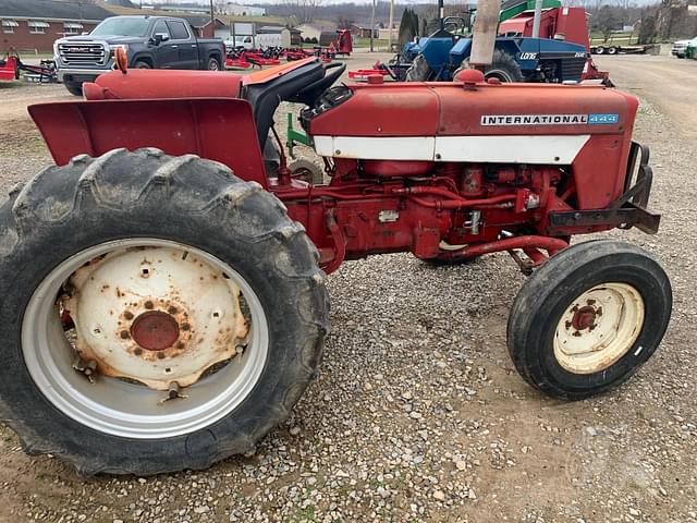 Image of International Harvester 444 equipment image 4