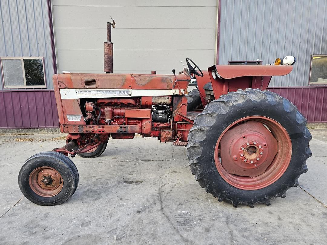 Image of International Harvester 656 Primary image