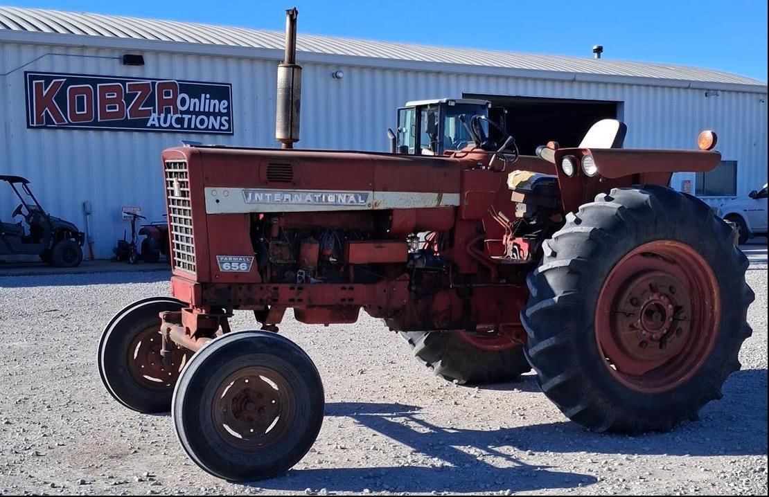 1968 International Harvester 656 Equipment Image0