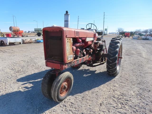 Image of International Harvester 656 equipment image 1