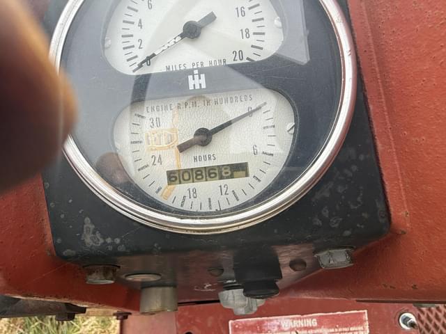 Image of International Harvester 656 equipment image 4