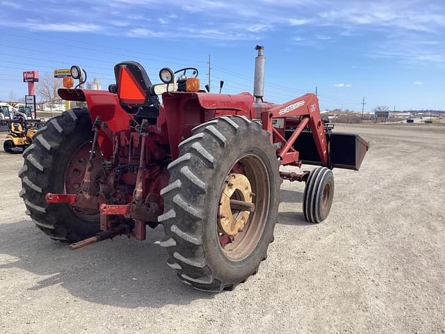 Image of International Harvester 756 equipment image 4