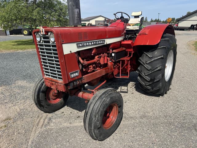 Image of International Harvester 856 equipment image 4