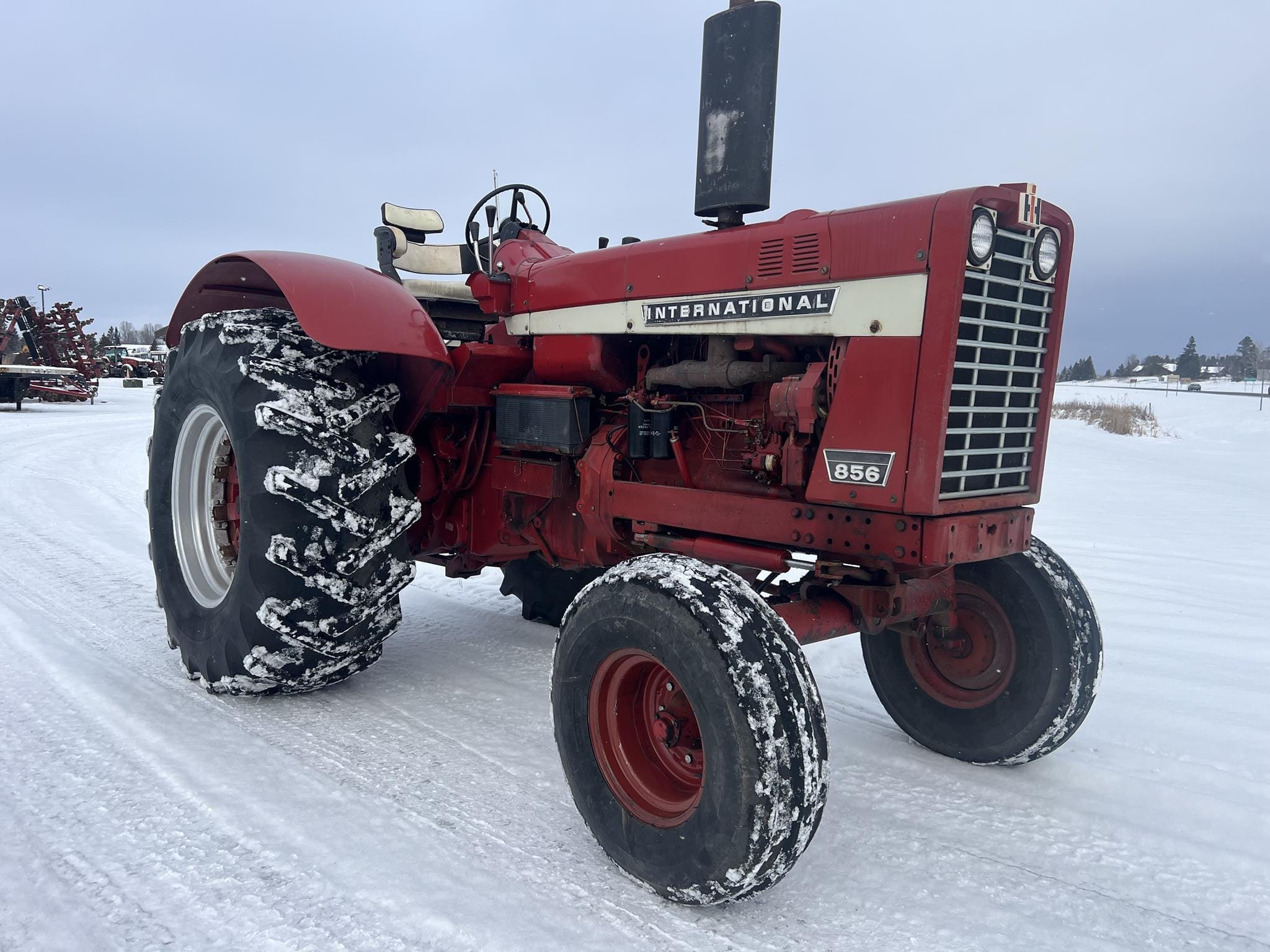 1968 International Harvester 856 Equipment Image0