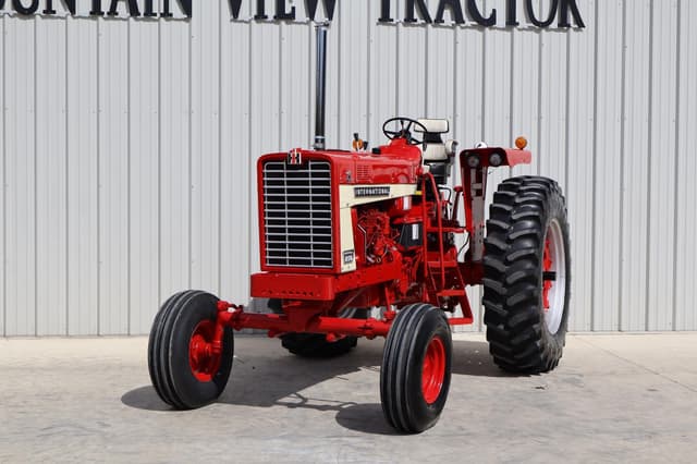 Image of International Harvester 856 equipment image 1