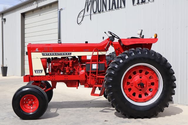 Image of International Harvester 856 equipment image 3