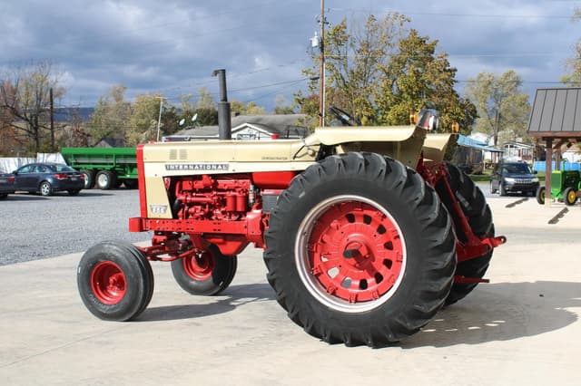Image of International Harvester 856 equipment image 4