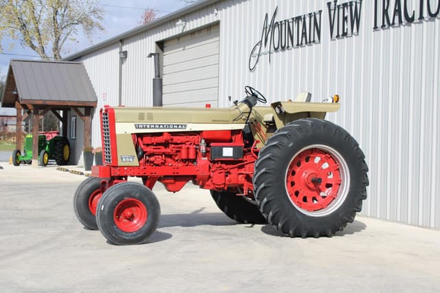 Image of International Harvester 856 equipment image 1
