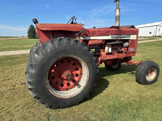 Image of International Harvester 856 equipment image 2