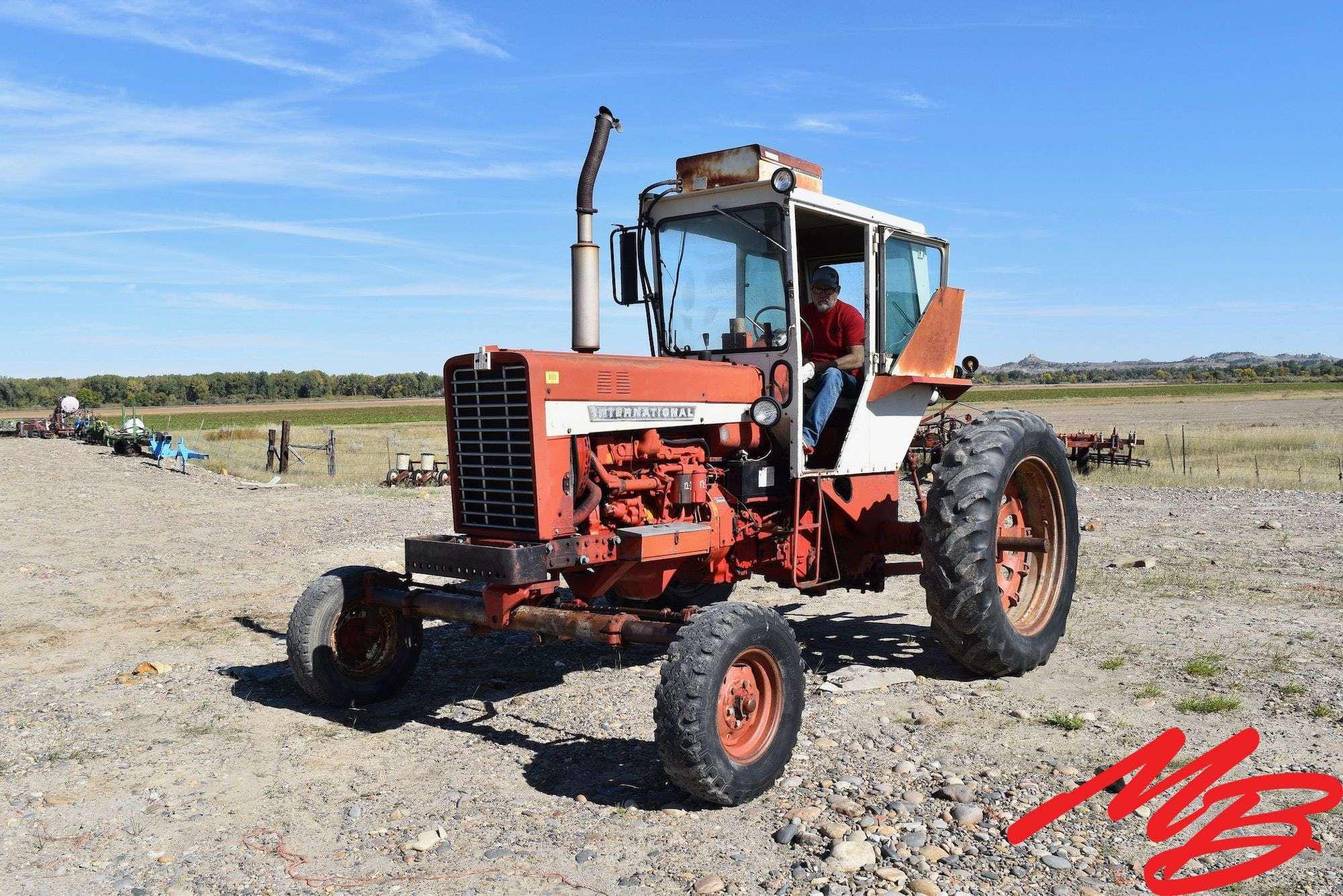 Main image International Harvester 856