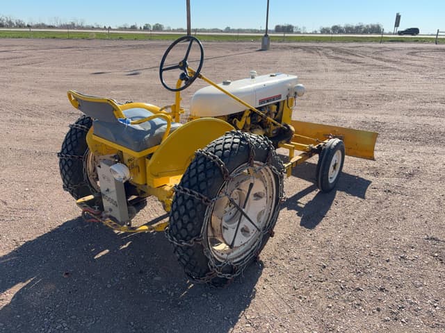 Image of International Harvester Cub Lo-Boy equipment image 3