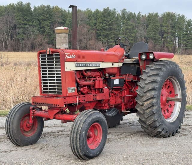 Image of International Harvester 1256 equipment image 1