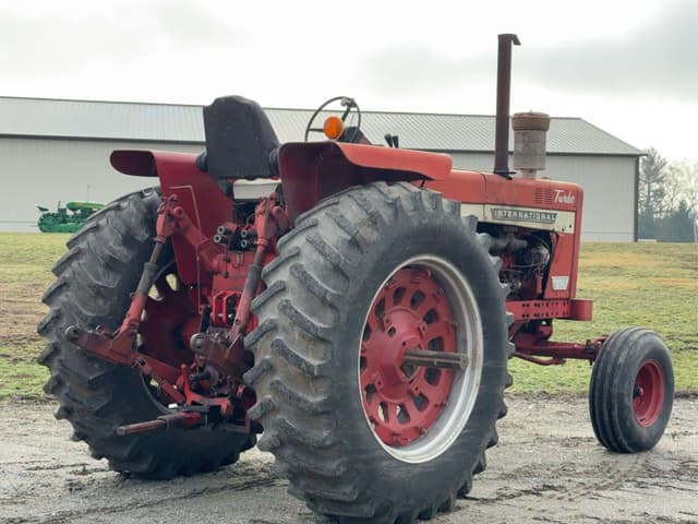 Image of International Harvester 1256 equipment image 4