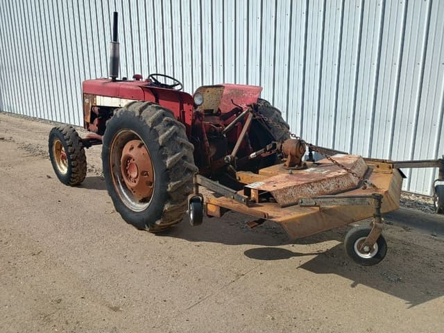 Image of International Harvester 444 equipment image 2